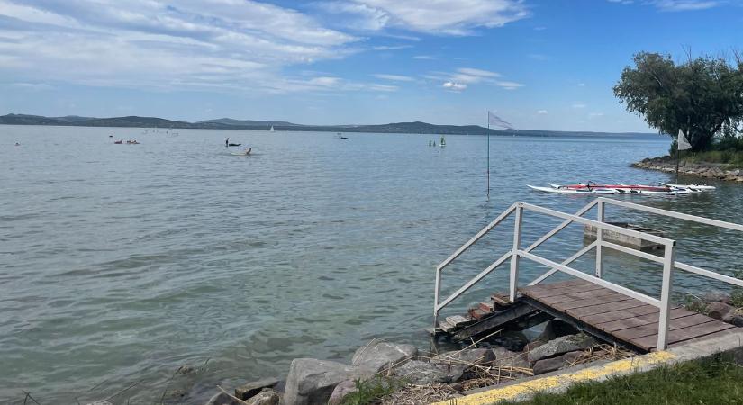 Egy gombnyomás, amely életet menthet a Balatonon
