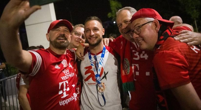 Váratlan „támadás” érte a veszprémi kézilabdázót a belvárosban ( videó)