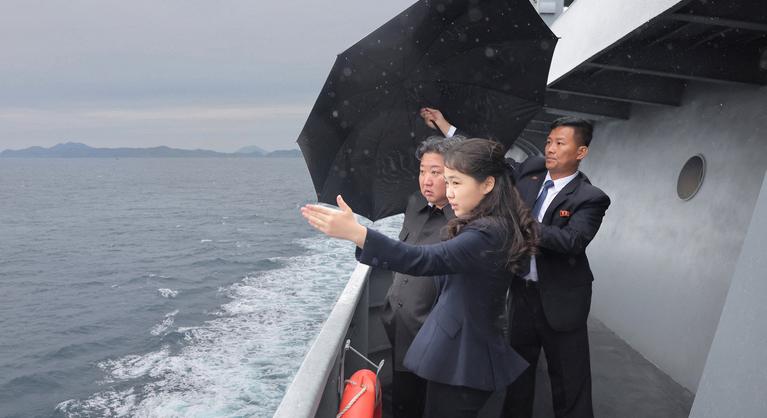 Hatalmas hadihajó építését rendelte el Kim Dzsongun Hszi Csin-ping érkezése előtt