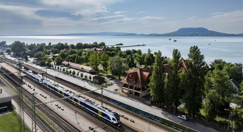 Különvonat indul idén nyáron a Balatonról – Tatabánya mellett több helyen is megáll térkép