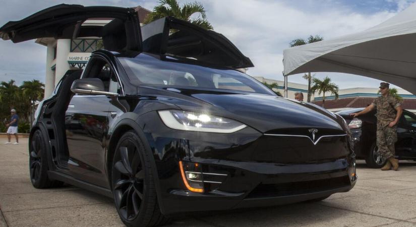 Terjed: a Tesla csodaautói már Magyarország közelében is önállóan száguldhatnak