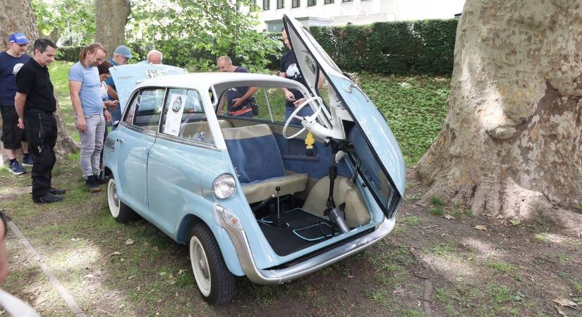 Az apró autó, ami megmentette a BMW-t a csődtől!