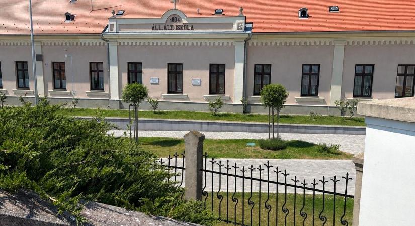 A tudásba fektettek elődeink - a jövő záloga gyermekeink nevelése