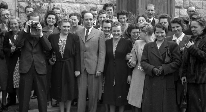 Eltiltották a tanár szakosok oktatásától, mégsem adta fel