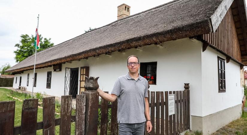 Régi fényében ragyog Győrszentiván 174 éves házikója, a helyiek féltett tárgyait őrzik benne – Sok fotóval