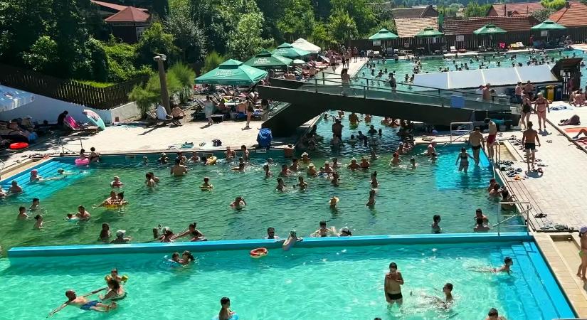 Hamarosan megnyitják a sós vizű strandfürdőt Parajdon