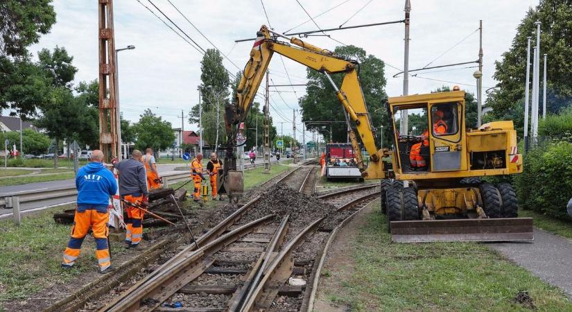 Még ma is pótlóbuszokra kell készülni ezen a szakaszon