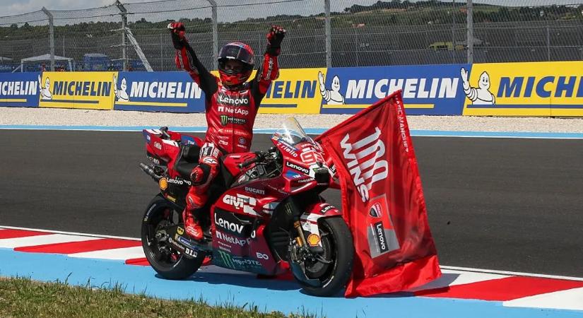 MotoGP: Márquez vasárnap is nyert, 100. futamgyőzelmét aratta a Balatonon