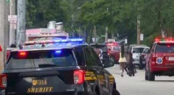 12 embert lőttek meg egy vadnyugati fesztiválon egy amerikai kisvárosban