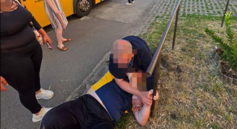 Tettlegességig fajult a vita egy ceglédi menetrend szerinti buszjáraton