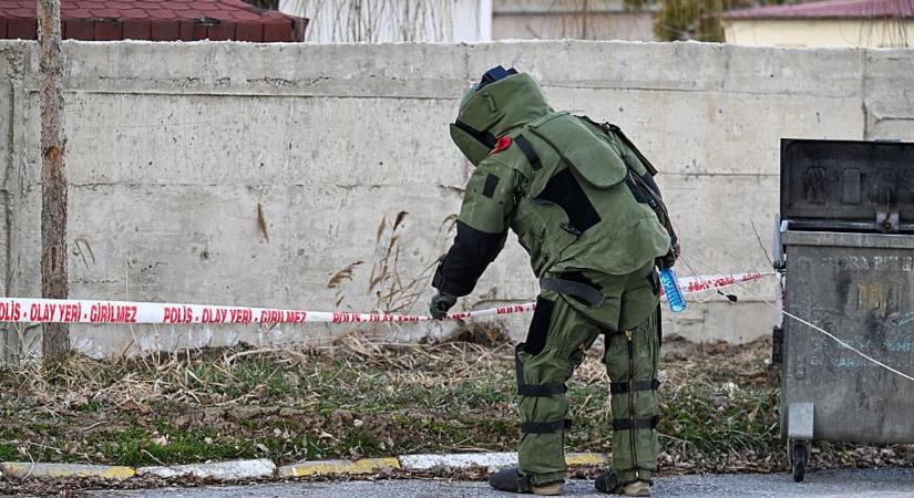 Bármelyik pillanatban robbanhatott volna: Éles bombát találtak a magyar településen, azonnal kiürítették a környéket