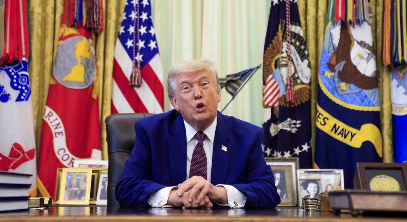 A medvét megülő Putyin után itt az oroszlánon lovagló Trump, és ez még messze nem minden – Elképesztő videóval állt elő az USA elnöke