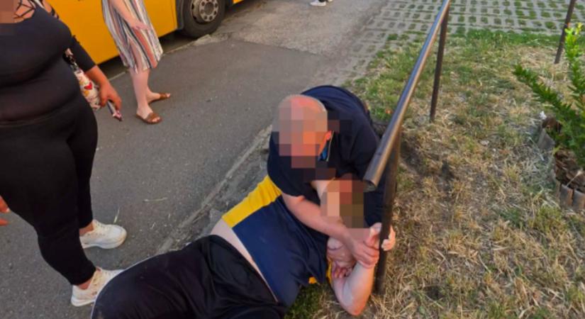 Tettlegességig fajult a vita egy menetrend szerinti ceglédi buszjáraton