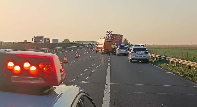 Baleset miatt nagy a torlódás az M7-esen Budapest felé Székesfehérvárnál