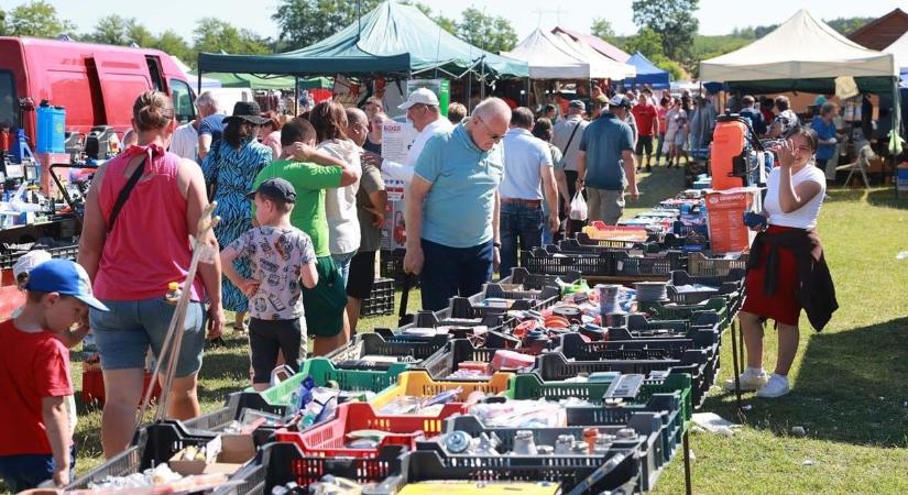 Bezzegpusztai vásár: óriási tömeg a szikrázó napsütésben (képgaléria)