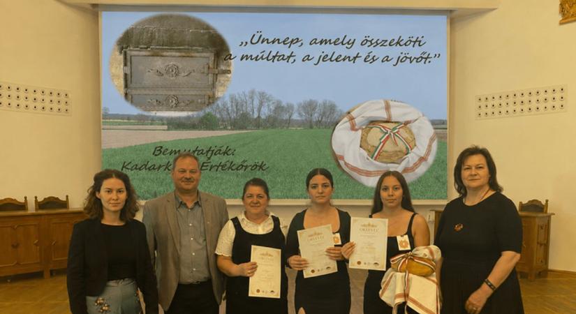 Hungarikumok közt kettős kadarkúti siker