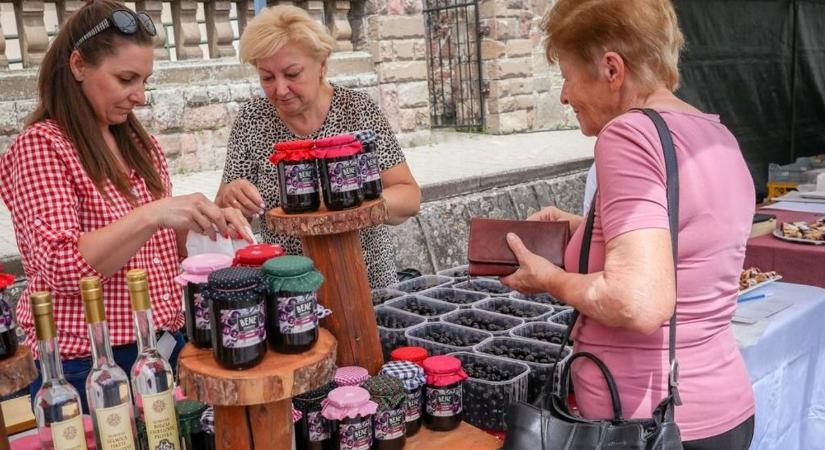 Tömegeket vonzott a szomolyai cseresznyefesztivál
