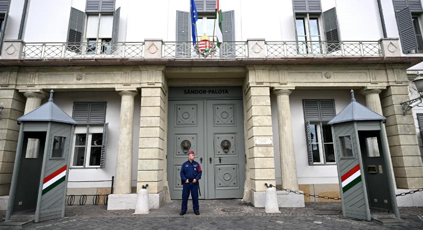 500-nál kevesebben mentek el tüntetni Sulyok Tamás mellet