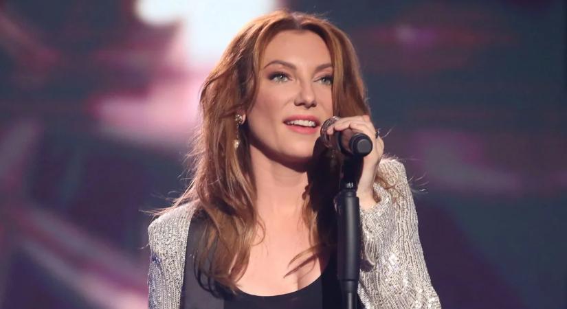 Rúzsa Magdi fűzőben töri össze a férfi szíveket - Fotó