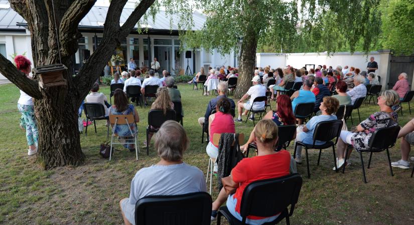 Az esőcsináló is megszólalt az újranyitott vásárhelyi Muzsikáló Udvarban – videóval