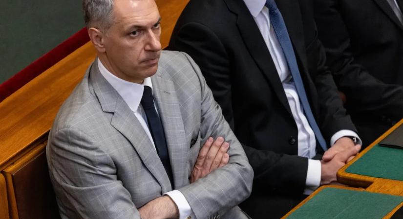 Lázár János elzárta, a kormány most visszaállítja az építési engedélyek nyilvánosságát