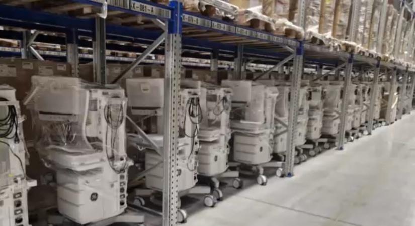 A 300 milliárdért beszerzett, használhatatlan lélegeztetőgépek tárolása eddig 2,3 milliárdba került