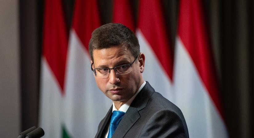 Kommunistázott egyet Gulyás Gergely a pedagógusok napján, most miniszternek üzent