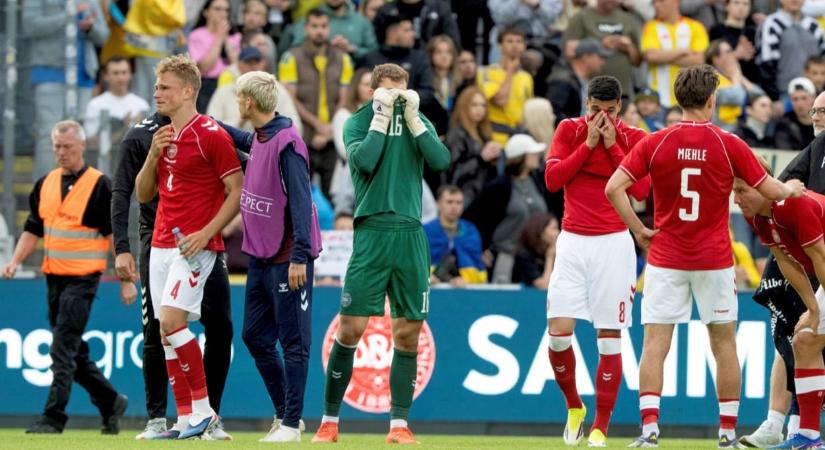 Könnyek és rémület a pályán: Eriksen ismét összeesett, félbeszakadt az ukrán-dán meccs