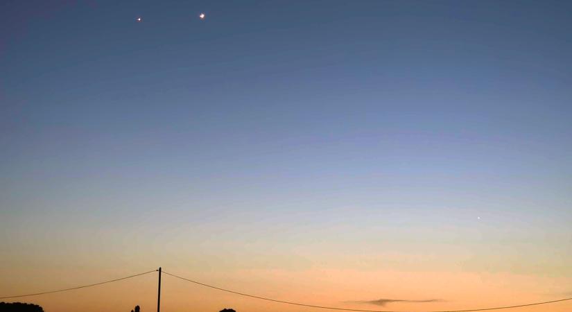 Egymás mellett ragyog a Vénusz és a Jupiter