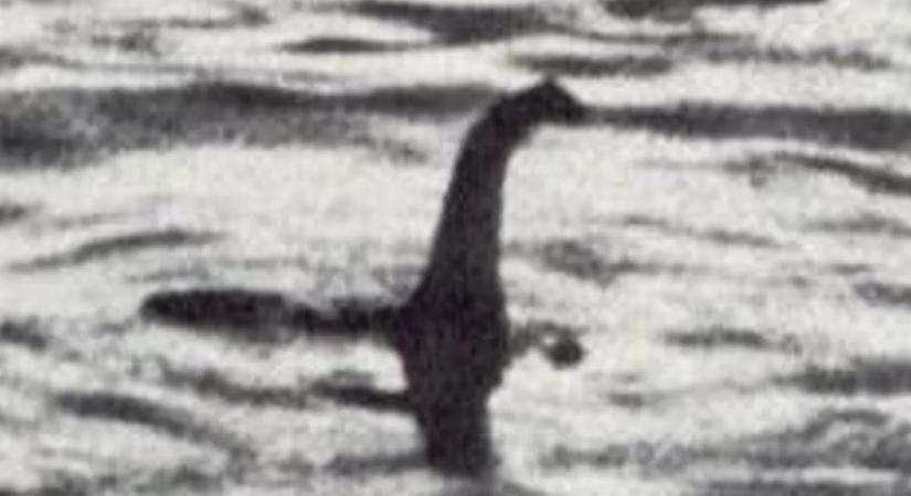 Egy turista kapta lencsevégre a Loch Ness-i szörnyet - Fotó