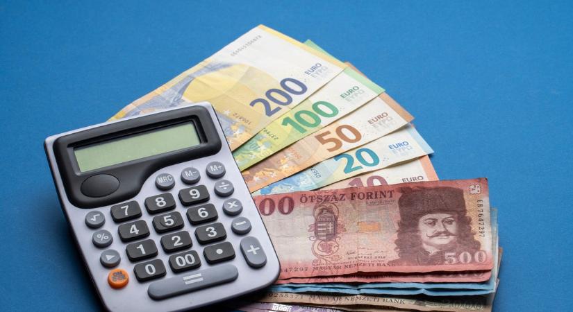 Erős a forint, vadul vásárolják a magyarok