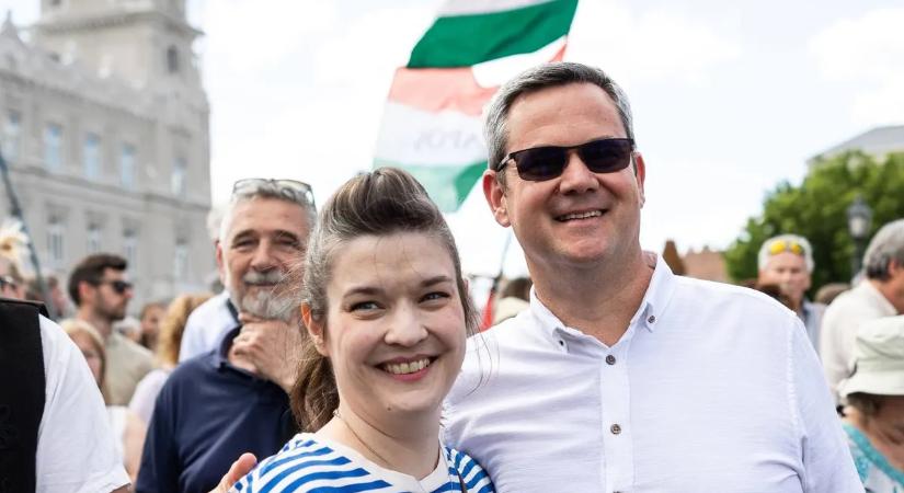 Magyar Péter luxizik, Takács Péter a demokratikus értékek mellett harcol