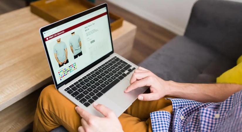 Június 19-től kötelező az elállási gomb a magyar webshopokban – így változik a vásárlók joga