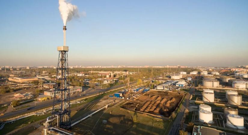 Bemondták az amerikaiak a brutális olajkamatot: 40 millió hordóval többet követelnek vissza