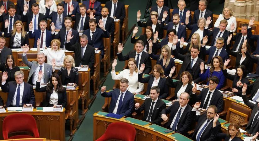 Magyar Péter ma választ adhat arra, végrehajtja-e a kormány Brüsszel követelését