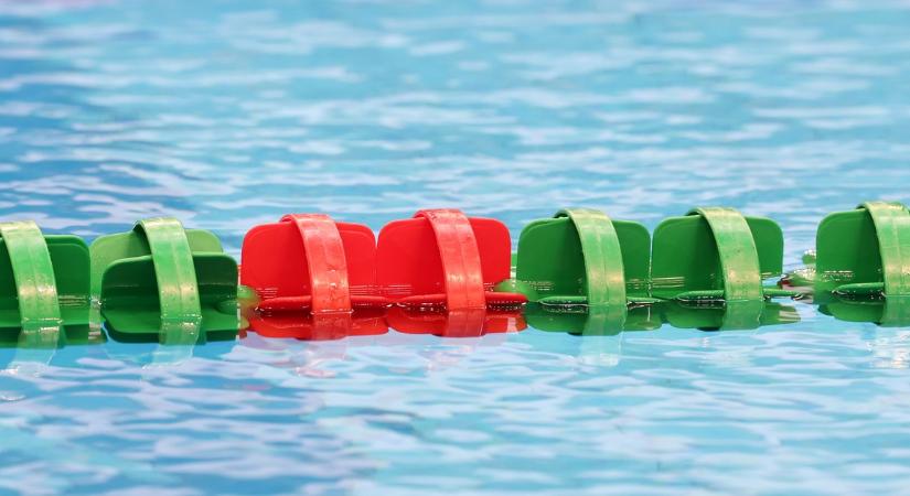 Vízbe fulladt egy 5 éves kisfiú egy budapesti strandon: az anya és az úszómesterek ellen is vádat emeltek