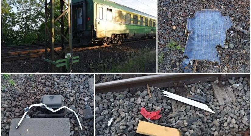 Redőnyt, szivacsot és törmeléket hagytak a síneken Győrszentivánnál