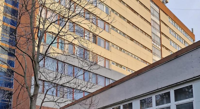 Kizuhant a kollégiumi épület ötödik emeletéről egy diák Székesfehérváron