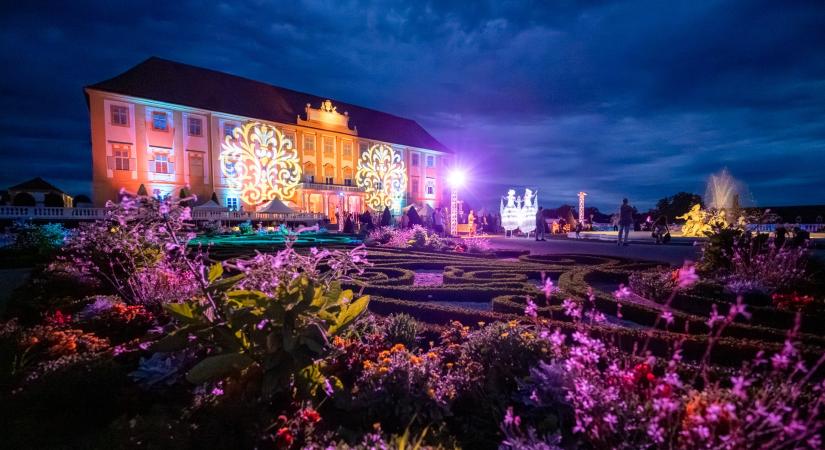 Nyári programok Schloss Hof kastélyában: Játékos szimmetria, futóverseny és Fények tánca
