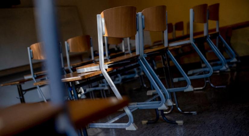 Az ötödikről zuhant ki egy diák a székesfehérvári kollégiumban