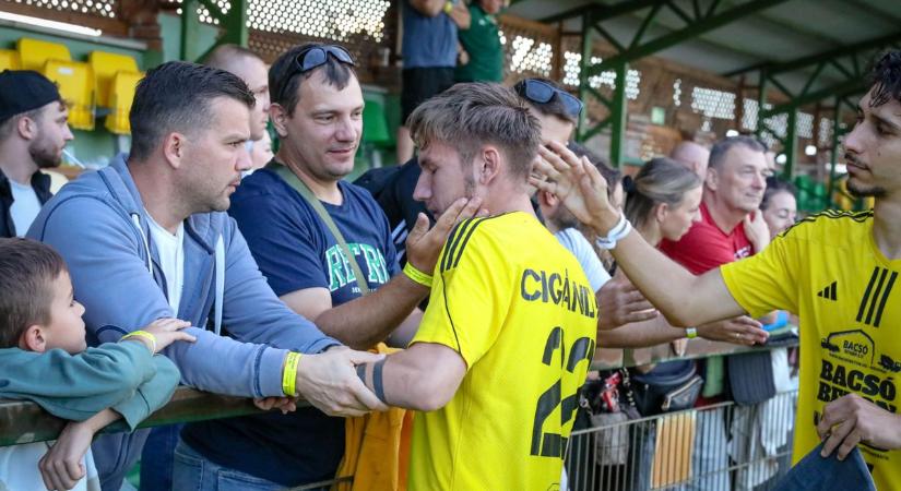 ,,A jegyzőkönyvben lehetett látni, hogy a mi kispadunkon lévő létszám, és a vendégek létszáma azért köszönő viszonyban sem volt egymással"