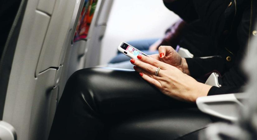 Elfelejtheted a repülő módot a Wizz Air járatain, érkezik a Starlink internet a fapados fedélzetére