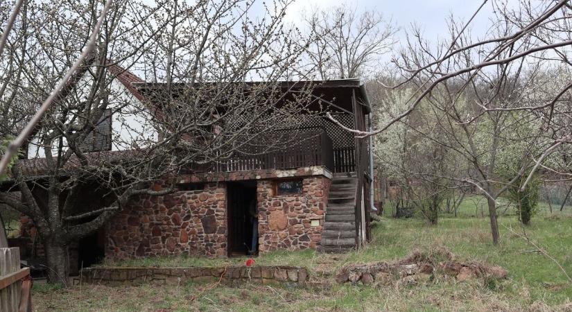 Olcsó nyaralót mutatunk a Balatonnál: hangulatos pince és panoráma jár hozzá (galéria)