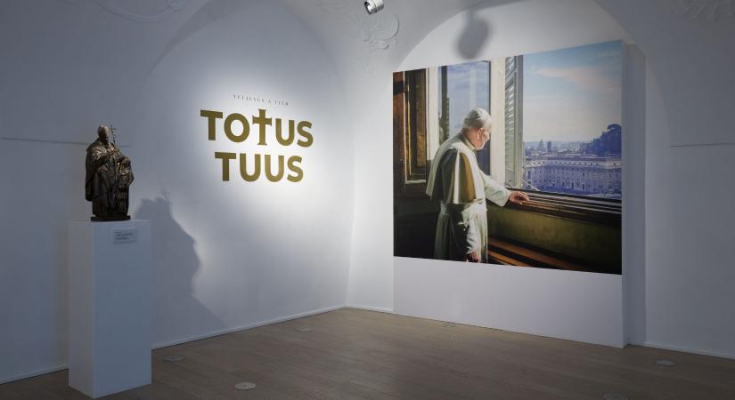 Szent II. János Pál pápa öröksége Székesfehérváron – TOTUS TUUS kiállítás