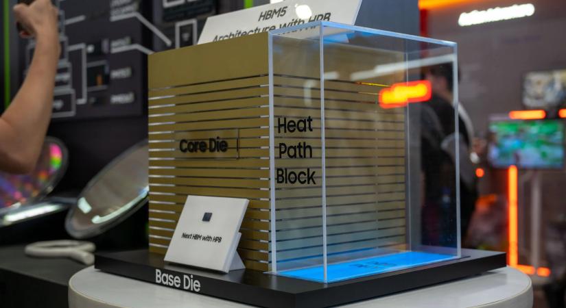 A Samsung megmutatta HBM5-ös memóriachip-szendvicsének felépítését, ami innovatív megoldással vezeti el a hőt