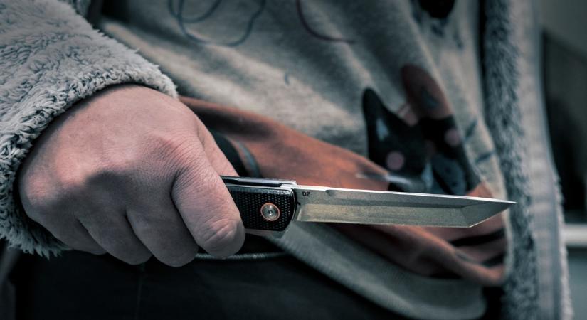 Késes támadás történt a forgalmas metróállomáson, hat ember megsérült