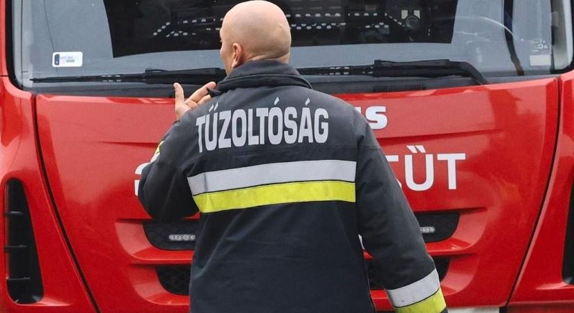 Pincetűzhöz riasztották a tűzoltókat – kigyulladt egy hűtőszekrény