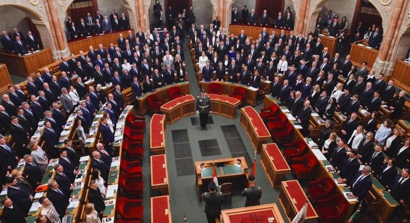 A Tisza szerint túl enyhe a vagyonnyilatkozati rendszer – pedig a Fidesz az Európai Parlament mintájára alakította át