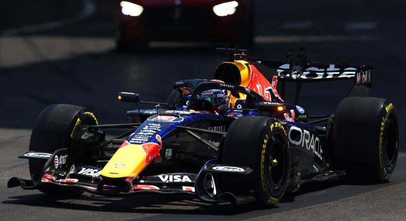 Ezért „indexelt” Verstappen autója a monacói rajtnál