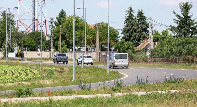 Csoportosan tűnnek fel az utcán, aggódnak Józsán a vendégmunkások miatt